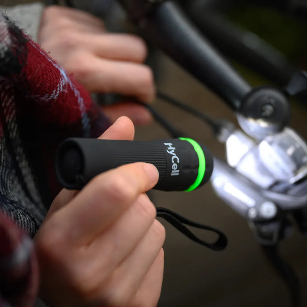 Ansmann Hycell Mini LED Taschenlampe Zoombar Und Fokussierbar Inkl. AAA Batterien + 40 AAA Batterien Gratis