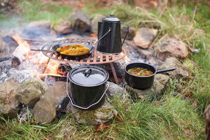  Esschert Design Outdoor Kochset - 4 Teilig (Bratpfanne ø 25.4 Cm, Topf Mit Griff 1,9 L. ø 18,4 Cm, Topf Mit Henkel 3,3 L. ø 19 Cm, Kaffekanne 1,9 L. (für 8 Tassen) ø 16 Cm); FF215