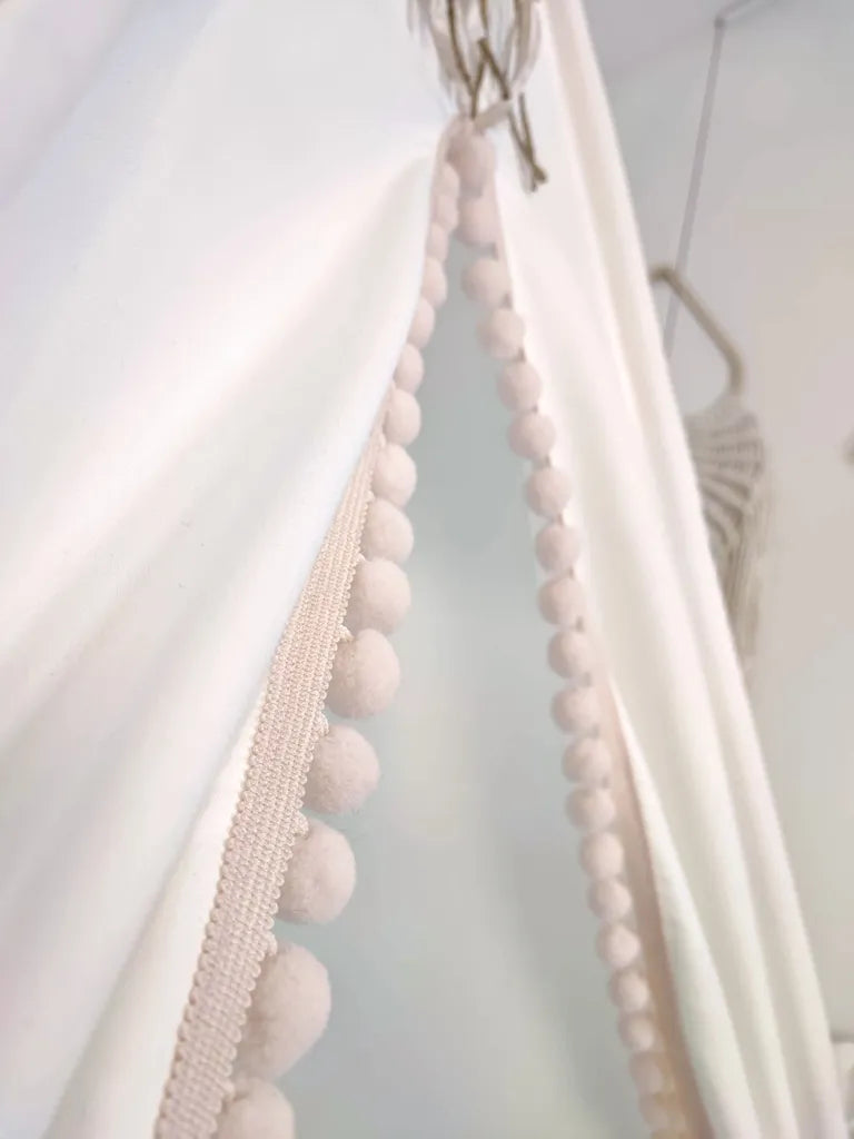  Boho Kinder Spielzelt Wigwam Creme Weiß Bodenmatte Pompons 3 Kissen 110x110x150cm Tipi Teepee